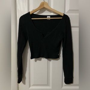 Aritzia TNA long sleeve top